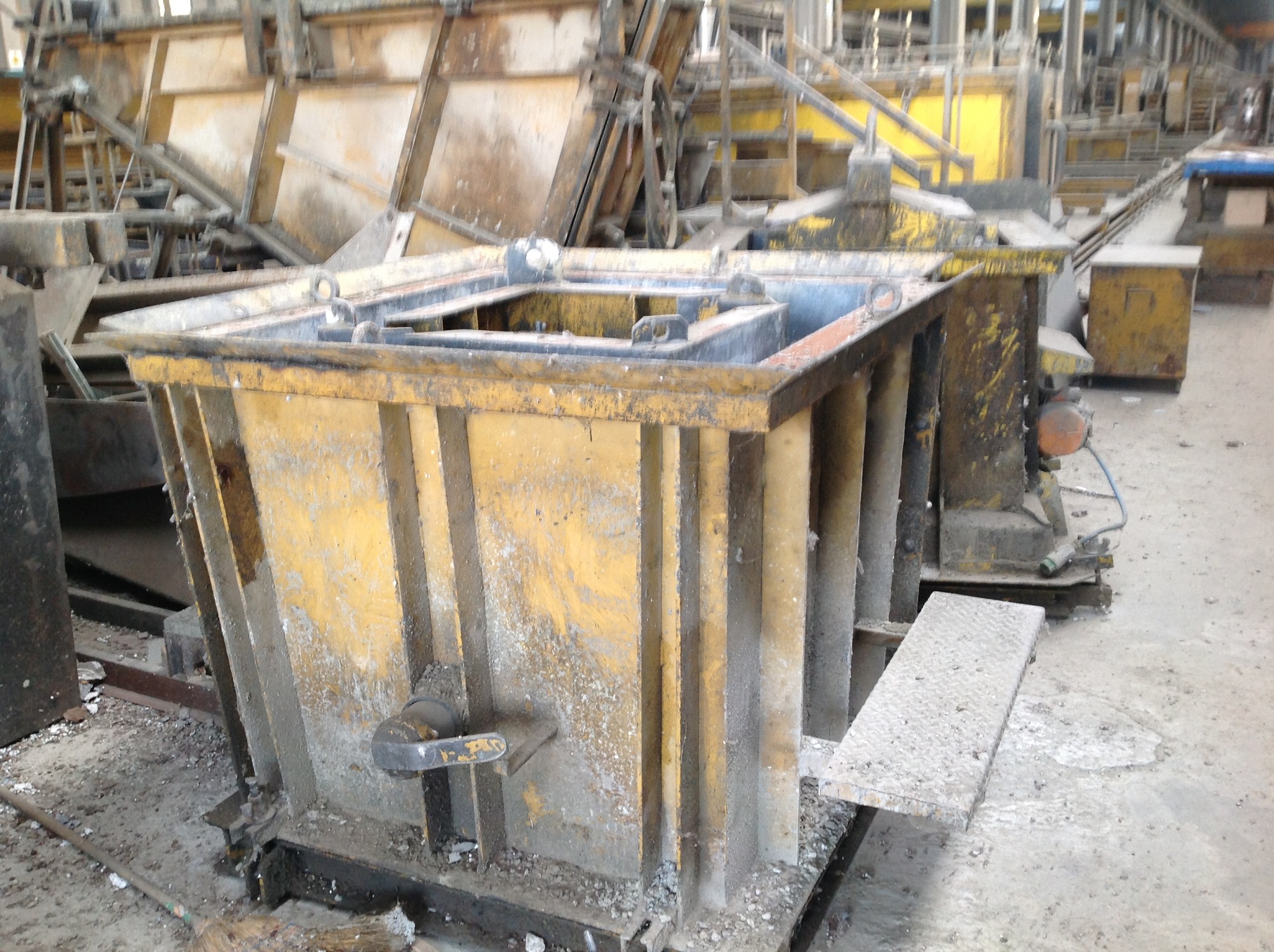 CASSERO PLINTO BICCHIERE 112X112