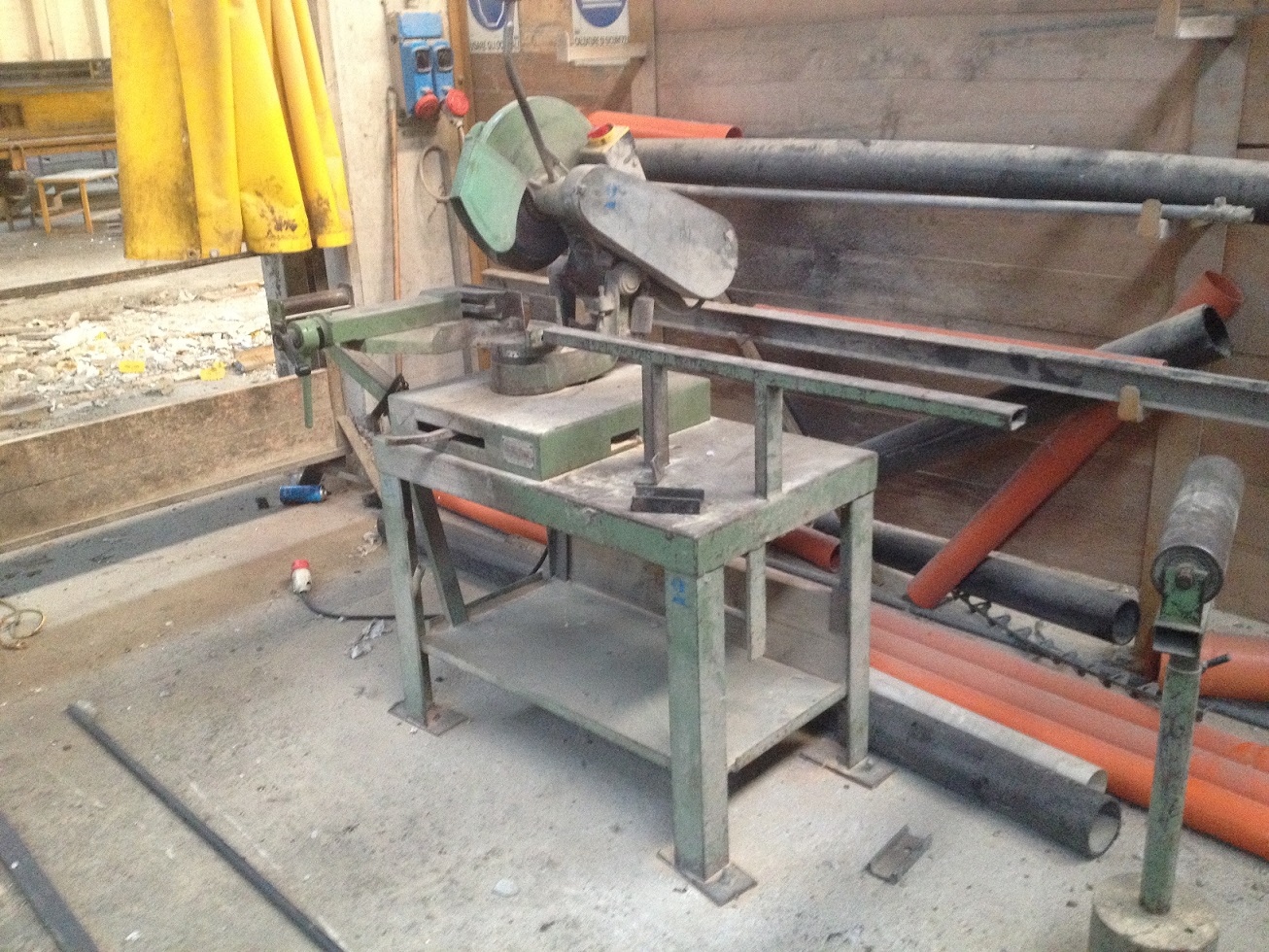 CIRCULAR SAWS BENCH